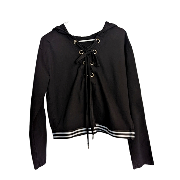 essue Tops - Woman's essue Casual Lace Up Cropped Hoodie- Black And White- Size Large
